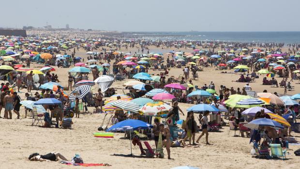 Playa de Santa María de Mar en Cádiz capital