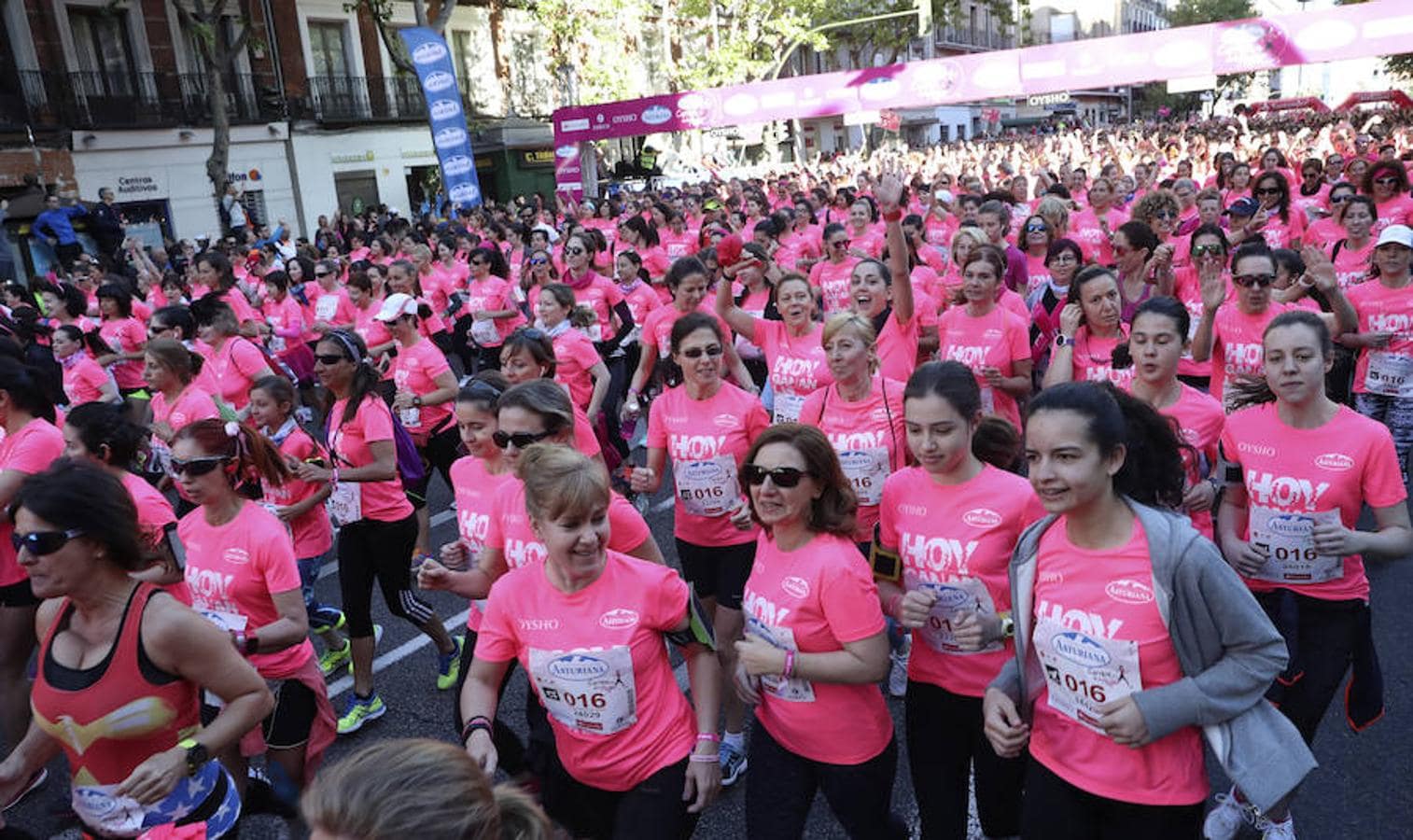 En imágenes Madrid acoge la XIV edición de la Carrera de la Mujer