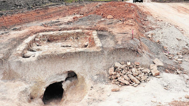 El horno alfarero romano apàrecido en las obras de la variante norte de Lucena