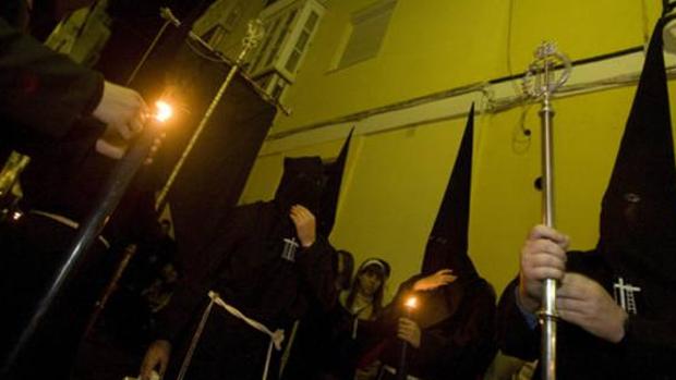 Descendimiento inicia este lunes el reparto de túnicas