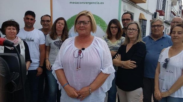 En primer plano Rocío del Mar Castellano, candidata de Mesa de Convergencia