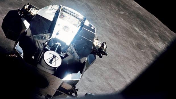 La nave Snoopy vista desde Charlie Brown