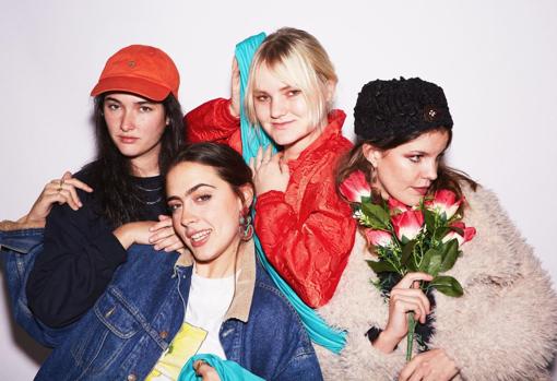 Hinds al completo. De izquierda a derecha: Ade Martín, Ana Perrote, Amber Grimbergen y Carlotta Cosials