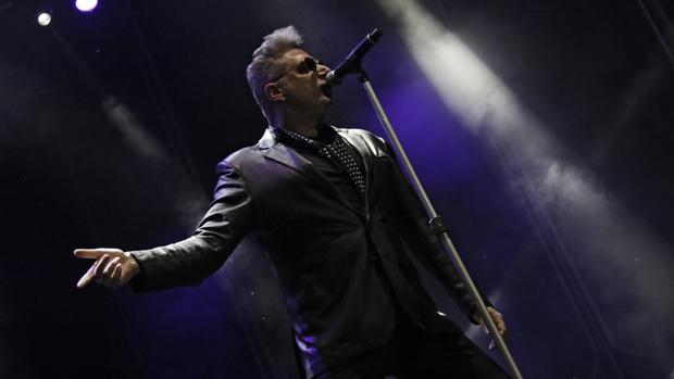 Loquillo arrancó su gira en el Auditorio Rocío Jurado