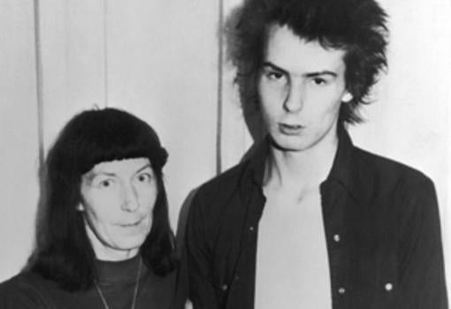 Sid, junto a su madre