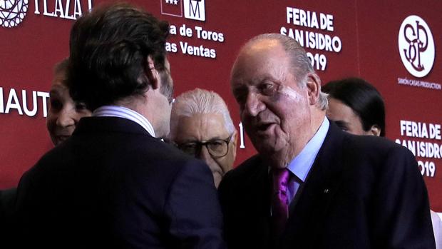 Juan José Padilla cumplimenta a Don Juan Carlos