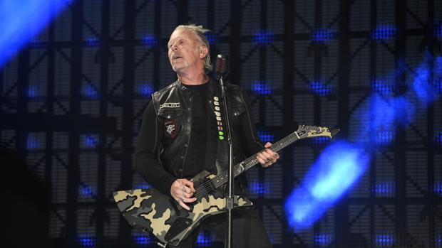 James Alan Hetfield, líder y guitarrista del grupo, durante el concierto en Madrid