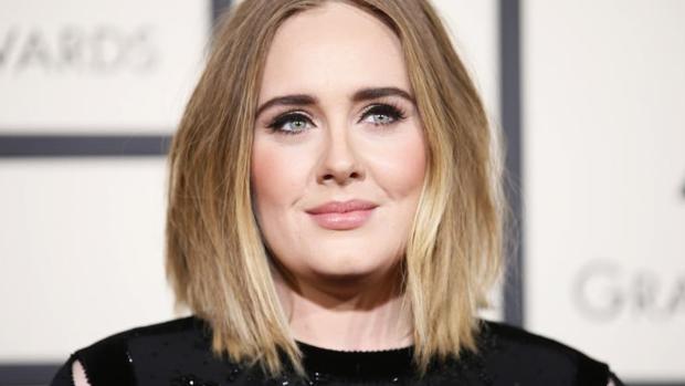 Adele durante la gala de los Premios Grammy durante 2016