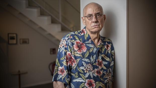 El escritor James Ellroy, fotografiado en un conocido hotel de Madrid poco antes de la entrevista