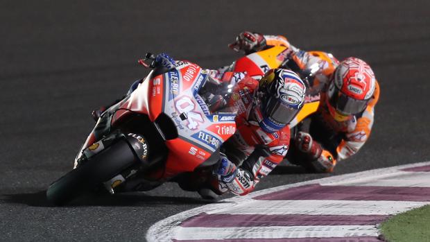 Andrea Dovizioso, por delante de Marc Márquez en Qatar