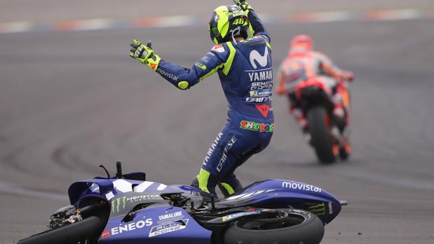 Rossi le recrimina a Márquez su maniobra tras su caída