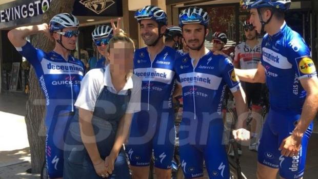 La foto de la discordia, con Ilje Keisse a la izquierda