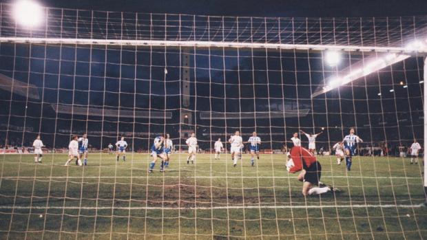 Djukic se lamenta desde el punto de penalti haber fallado la pena máxima