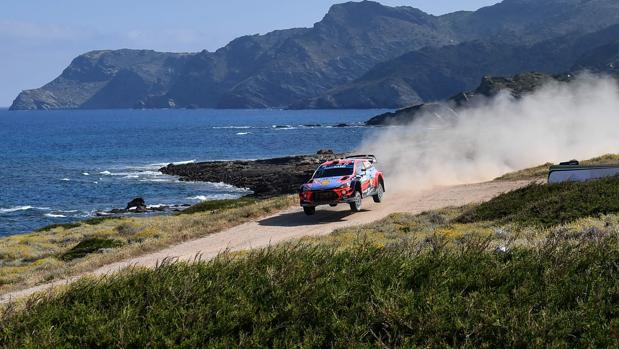 El coche de Dani Sordo, durante la carrera