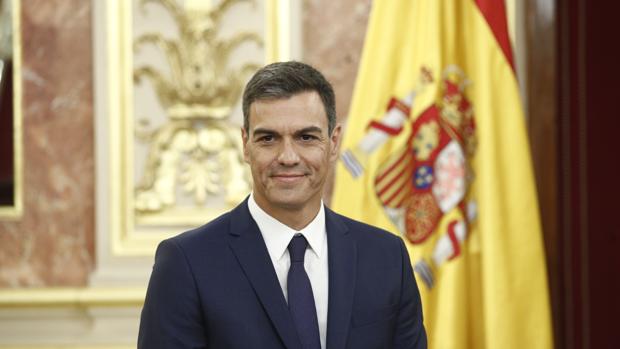 El presidente del Gobierno se reúne con la veintena de patronos de la Fundación Carolina