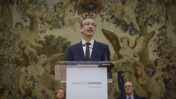 Hernández de Cos apunta como retos para la banca acelerar la venta de activos improductivos o avanzar en nuevs tecnologías
