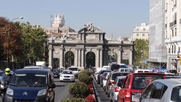 Una imagan de la famosa Puerta de Alcalá de Madrid