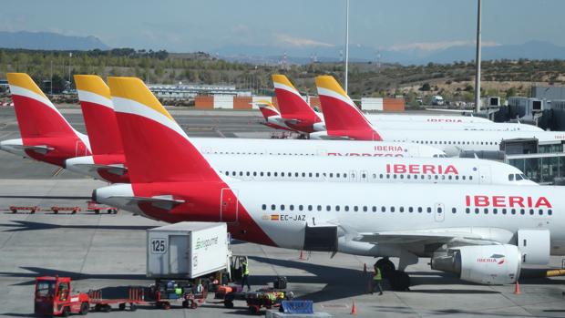 Aviones en el aeropuerto de Barajas durante la opercación salida de Semana Santa