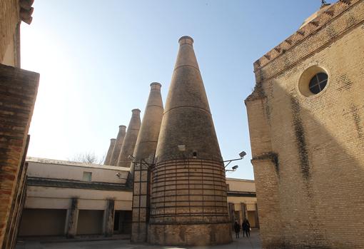 Hasta 1982, Pickman estuvo en el Monasterio de Santa María de las Cuevas, en la Cartuja, donde aún se conservan algunos de sus hornos. Con motivo de las obras de la Expo 92, la factoría se trasladó a Salteras
