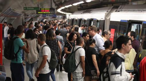 Andén de la estación de Sol, en la línea 2, esta mañana