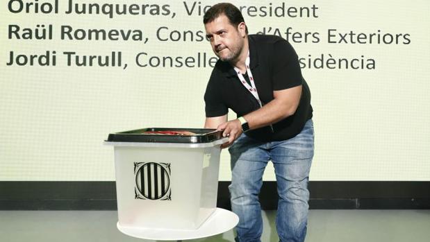 Las urnas que el Govern ha comprado para la consulta ilegal las suministra una empresa china