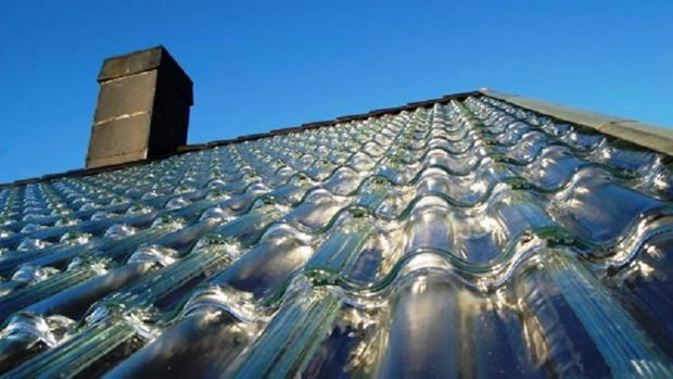 Tejas fabricadas con paneles solares