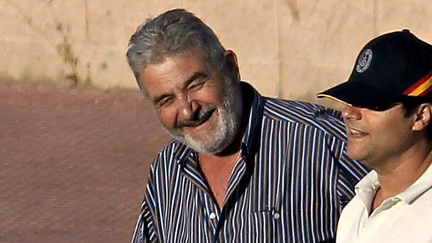 Laureano Oubiña saliendo de la prisión de Navalcarnero en 2012