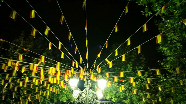 Decorado de feria en un pueblo toledano