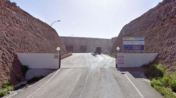 Entrada al recinto donde se encuentra el vertedero de Gádor