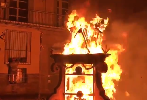 Cremà del monumento conmemorativo del segundo aniversario del título Patrimonio de la Humanidad para la fiesta del fuego valenciana