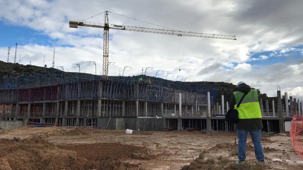 Aspecto que presentan en estos momentos las obras del nuevo Hospital de Alcañiz