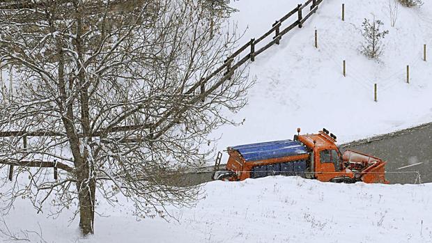 La gran cantidad de nieve acumulada en pocas horas eleva el riesgo de avalanchas
