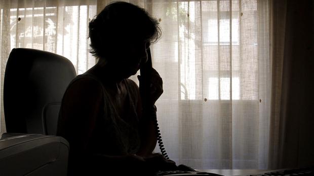 Seis de cada diez personas que llaman al Teléfono de la Esperanza de Aragón son mujeres