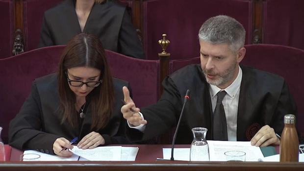 El abogado de Oriol Junqueras, Andreu Van den Enyde, en el juicio que se celebra en el Tribunal Supremo