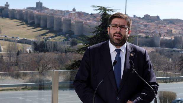 Sáncez Cabrera, durante el anuncio de su decisión de ser candidato a la Alcaldía de la capital abulense