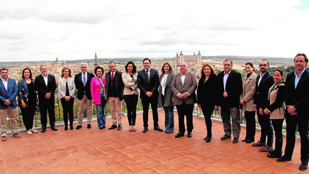 Paco Núñez con el resto de candidatos de sus partidos a las elecciones generales en el Parador Nacional de Toledo