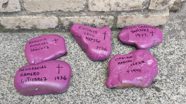 Algunas de las piedras aparecidas por el Casco histórico de Toledo