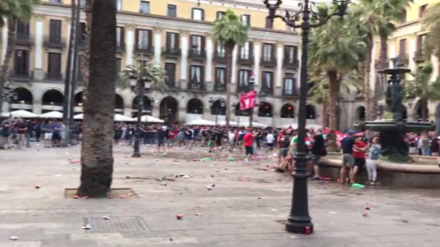 Los aficionados causaron despertectos en plaza Real