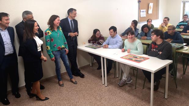 Visita de los directivos de Hidraqua a la Asociación Síndrome de Down