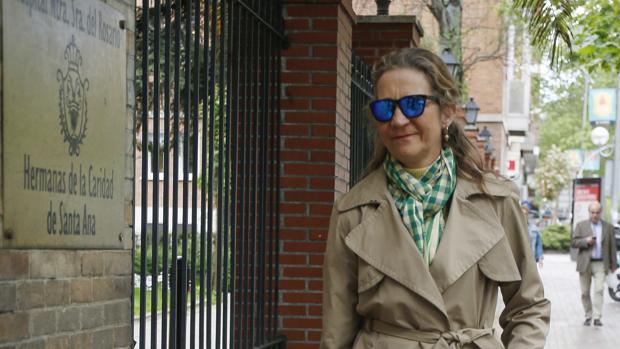 La Infanta Elena llegando al hospital Nuestra Señora del Rosario