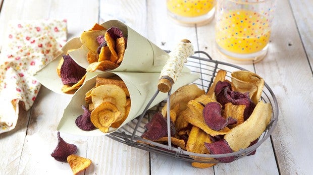 Chips vegetales, de colores.