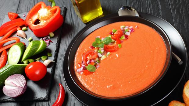 El gazpacho ayuda a mantener un adecuado nivel de hidratación