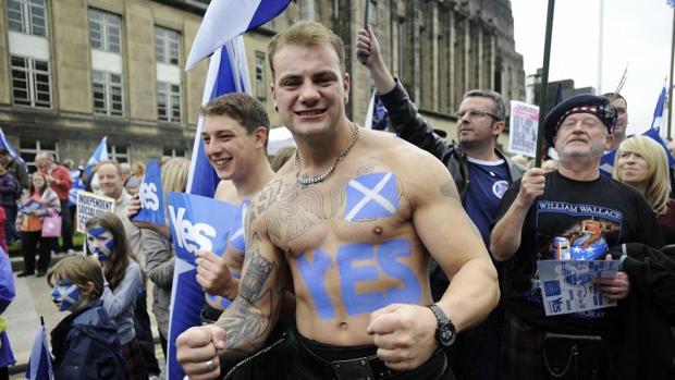 Independentistas escoceses se manifiestan en Edimburgo