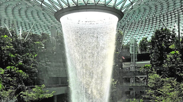 Vista del nuevo espacio Jewel en el aeropuerto singapurense