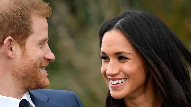 Meghan Markle y rl Principe Harry, este lunes tras el anuncio de su matrimonio