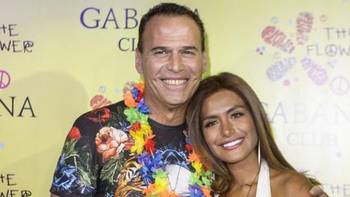 Miriam Saavedra, acompañada de su entonces novio Carlos Lozano
