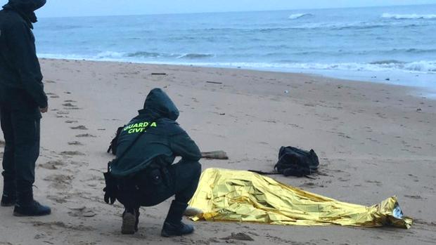 El cuerpo de un inmigrante, encontrado en los Caños.