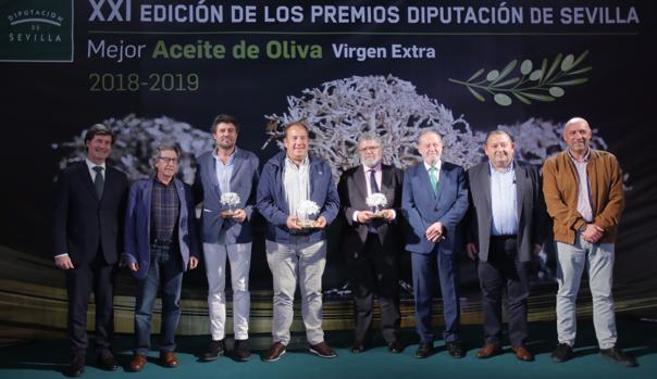 Foto de familia de los premios entregados este miércoles