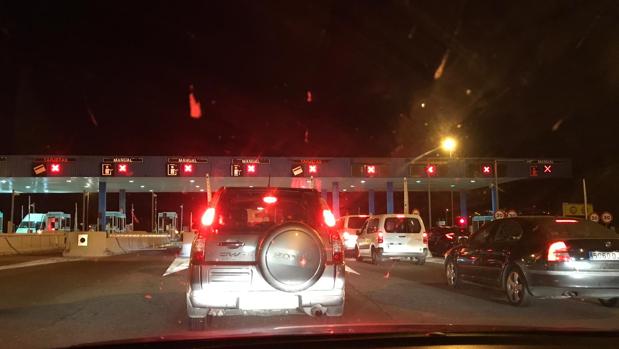 Imagen del peaje cerrado esta madrugada