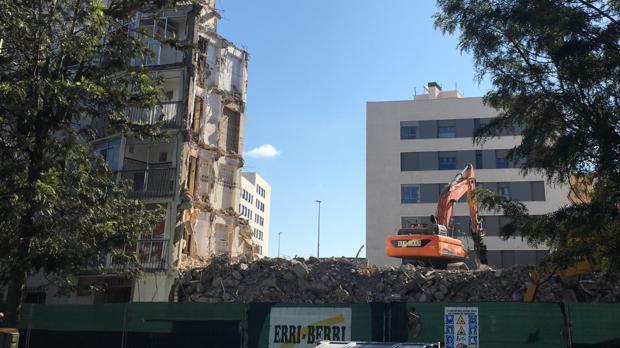 Demolición de las viviendas de la calle Cooperativa.